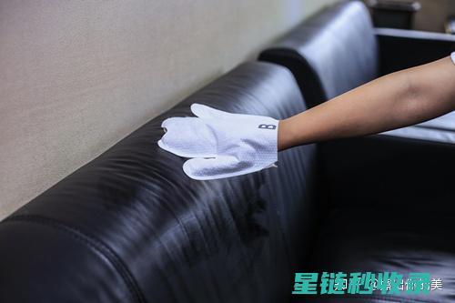 皮沙发清洗时如何保护其纹理 (皮沙发清洗时注意事项)